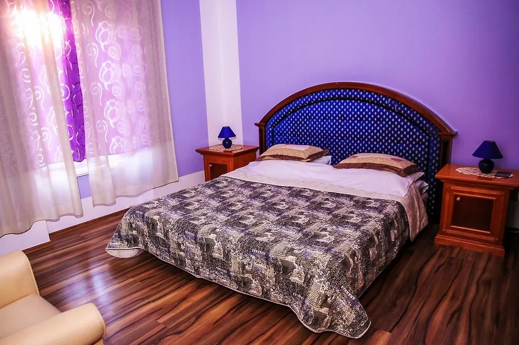 Rooms Cristal Roche-1