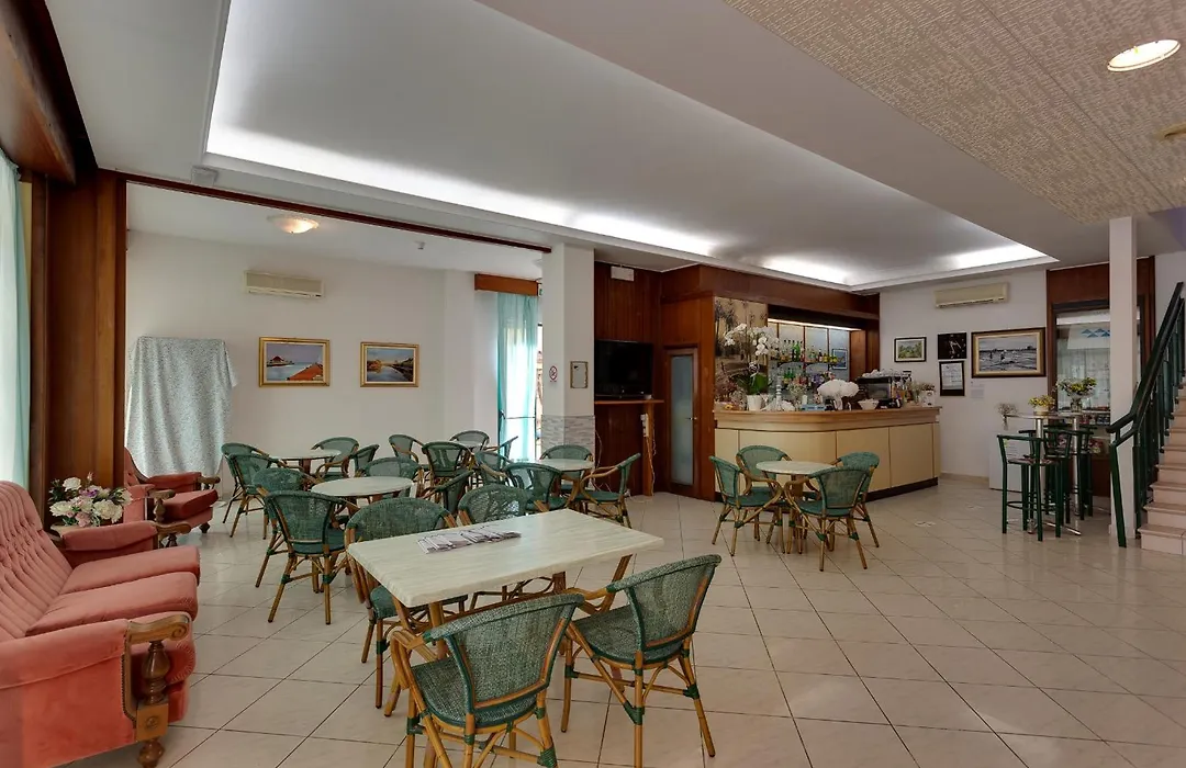 Hotel Gadames - Lunch On The Beach-1
