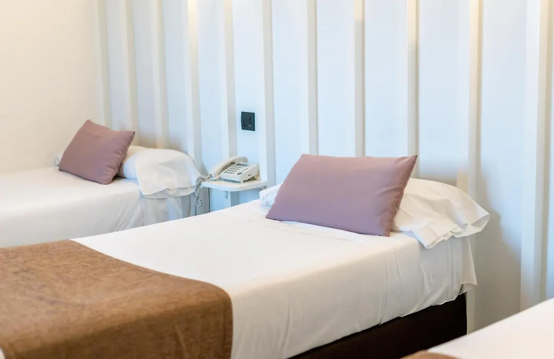 Hostal Gran Via 44-1