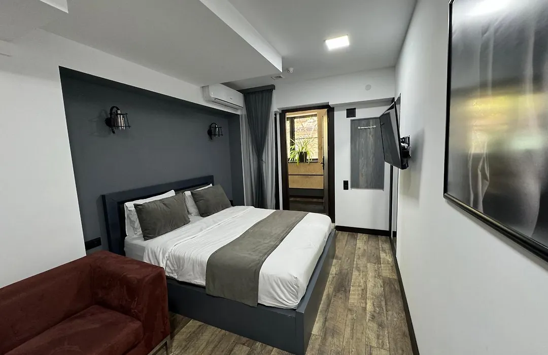 Phoenix Hotel-1