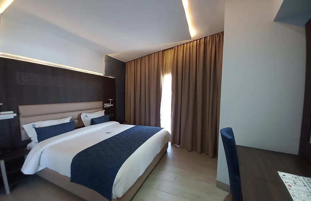 Hôtel La Perla-1