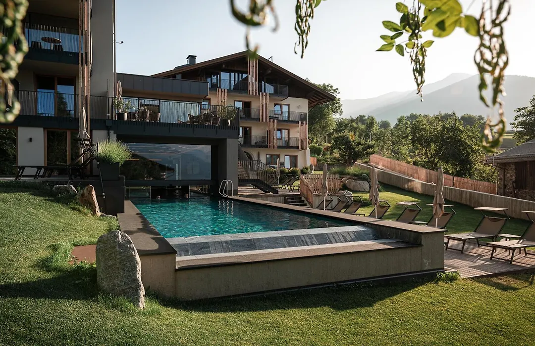 Maraias - Luxury Suites & Apartments-1