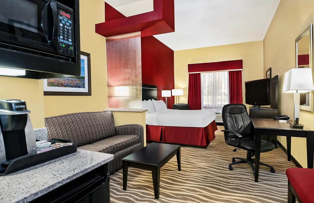 Holiday Inn Express & Suites Cotulla By Ihg-1
