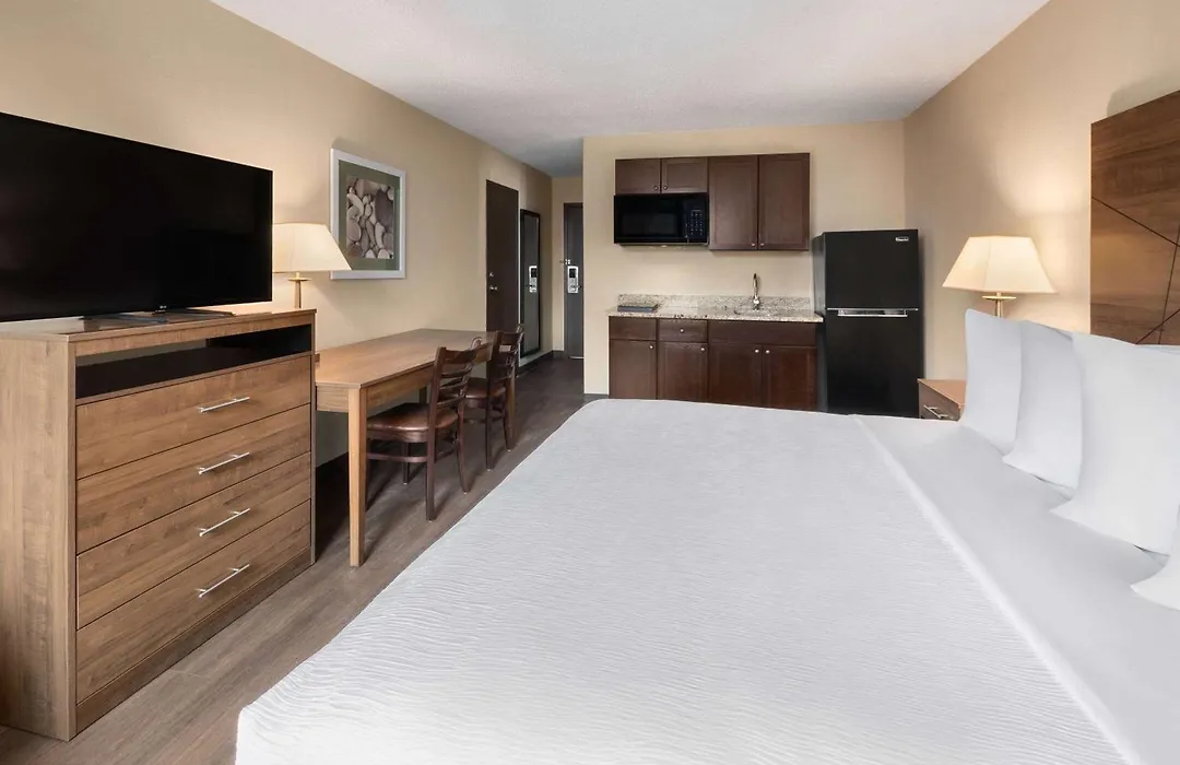 Wingate By Wyndham Troy-1