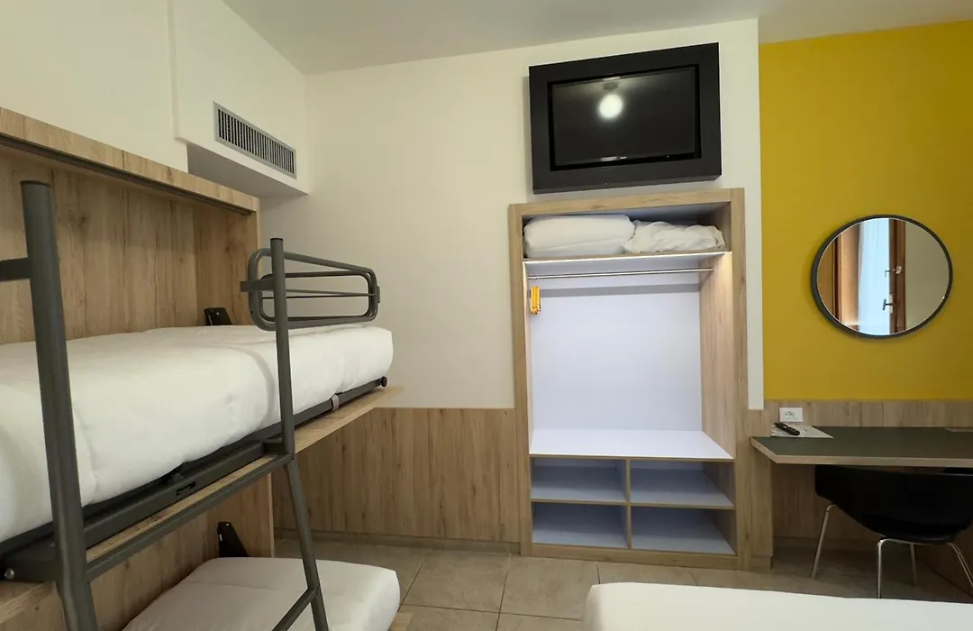 Hotel Holidays-1