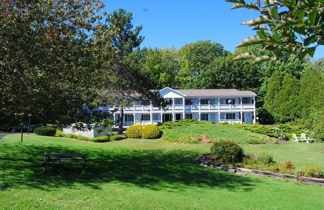 Cedar Crest Inn-1