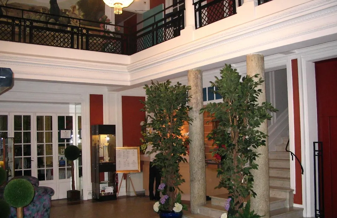 Logis Le Midland-1
