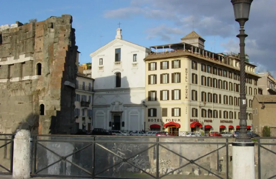 Hotel Forum-1
