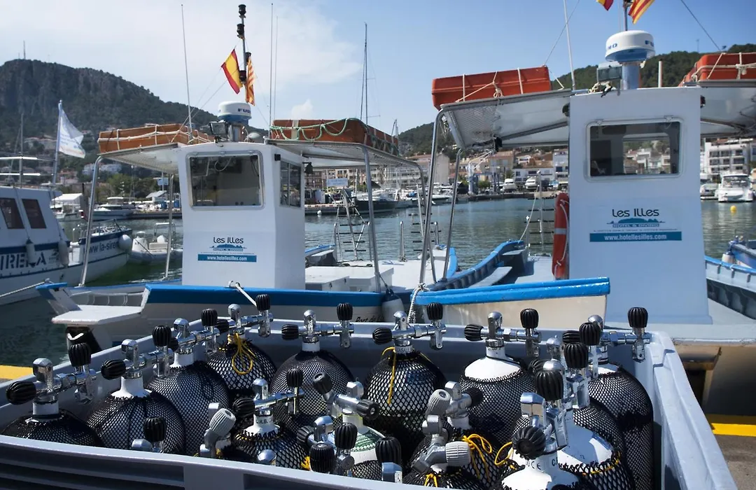 Hotel & Diving Les Illes-1