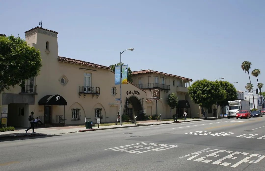 Hollywood Guest Inn-1