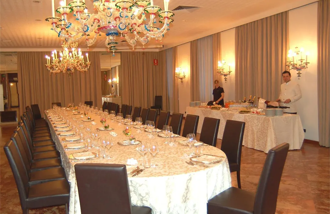 Astoria Hotel Italia-1