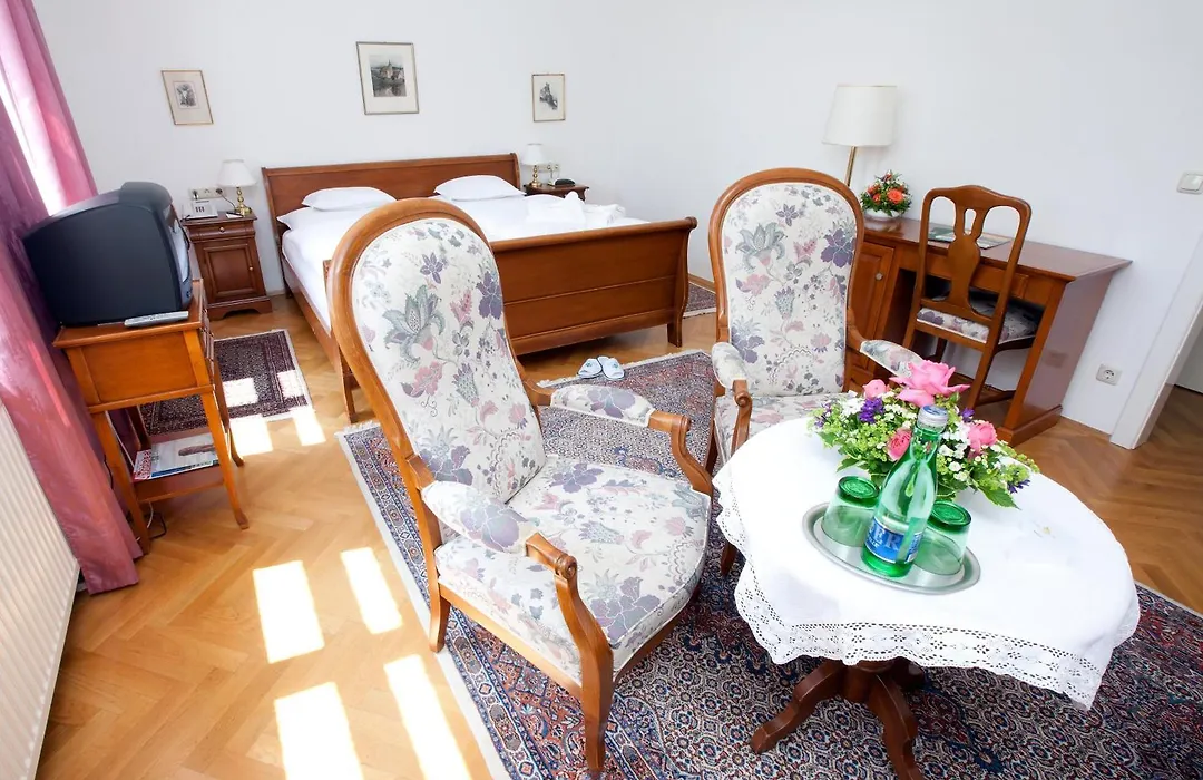 Hotel Richard Löwenherz-1
