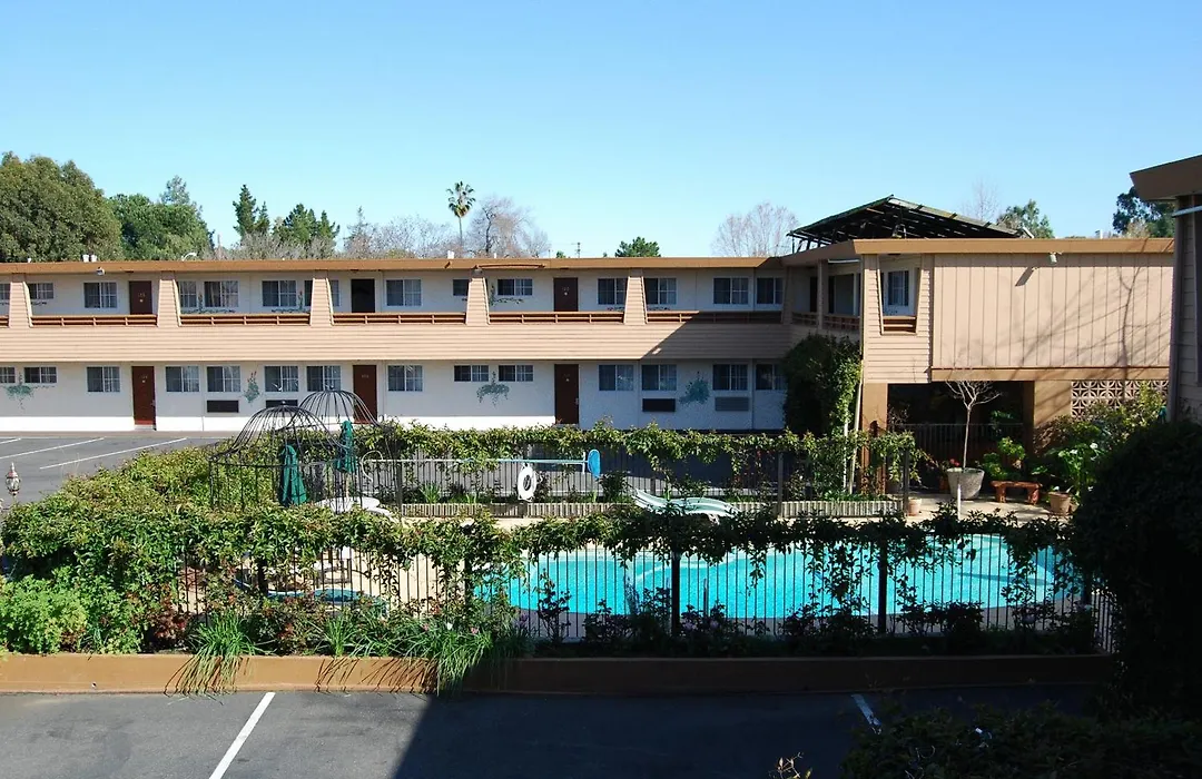 Stanford Motor Inn-1