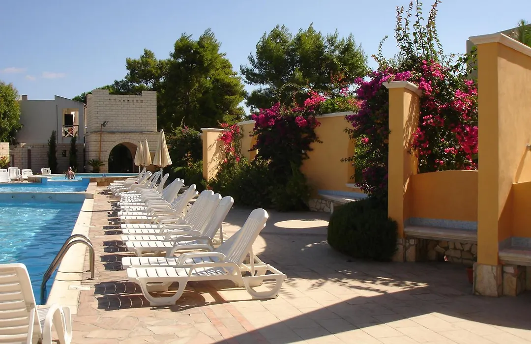 Baia Degli Aranci Suite & Apartments-1
