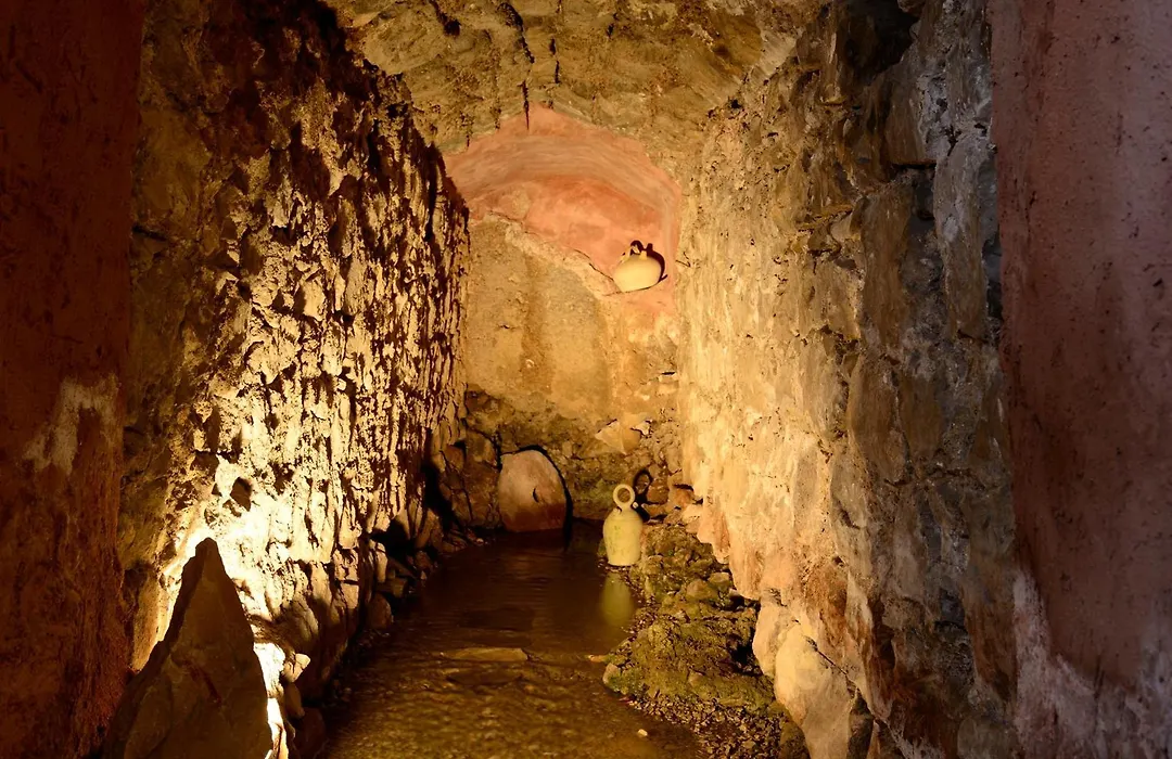 Caserón De La Fuente-1