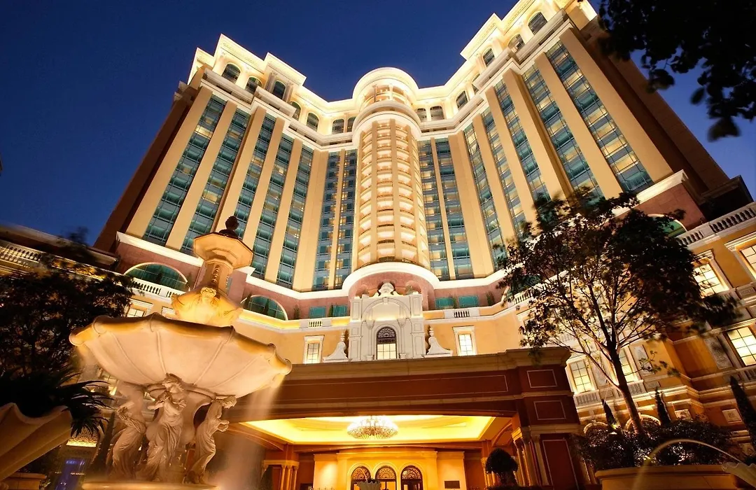 Four Seasons Hotel Macao-1