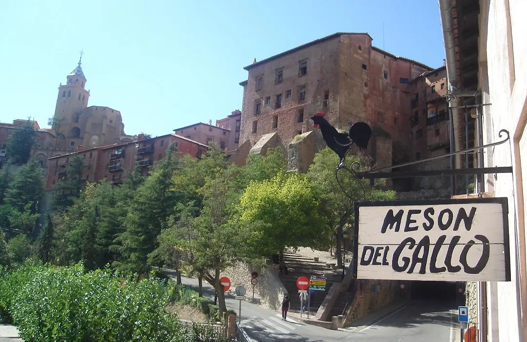 Hotel Mesón del Gallo-1