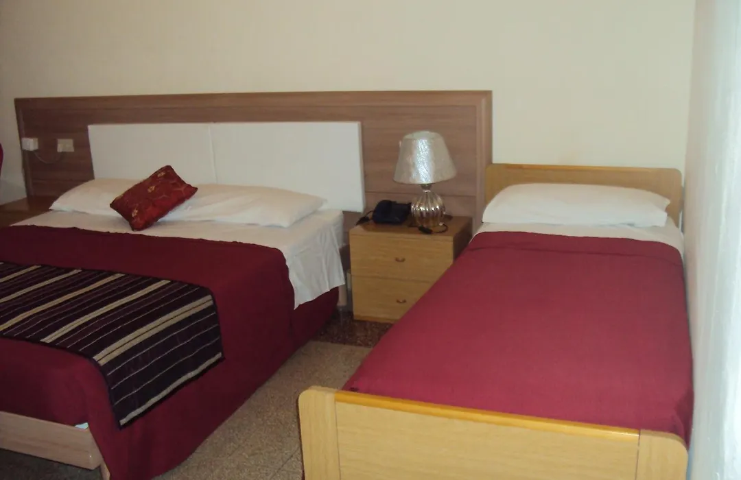 Hotel Mirage-1