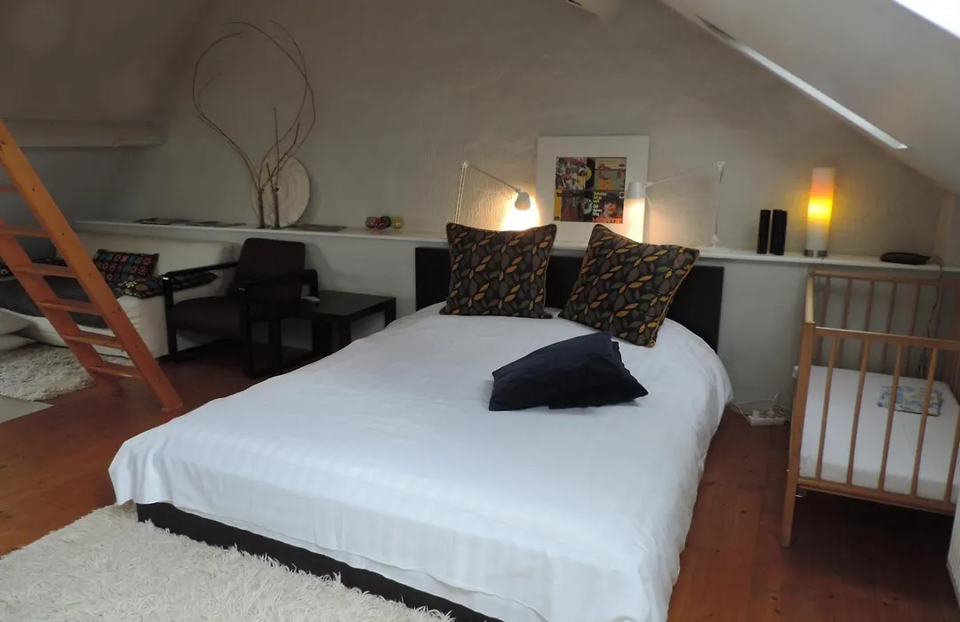 B&B Lodging At 8-1
