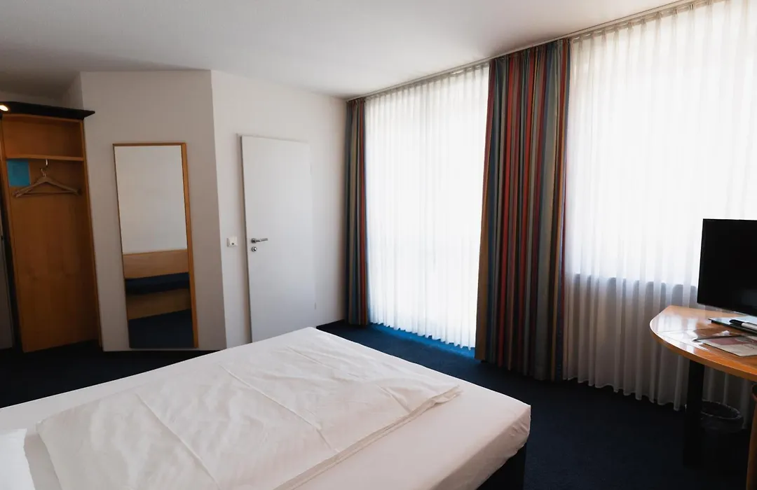 Hotel am Weiher-1