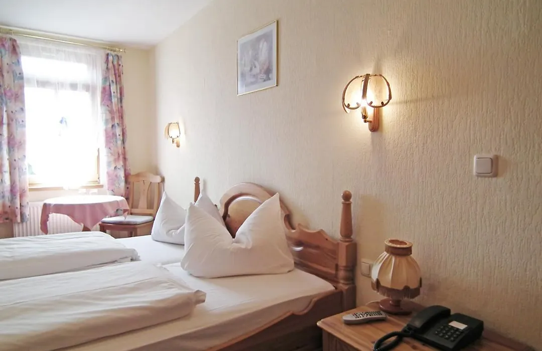 Gasthaus&Hotel Zur Linde-1