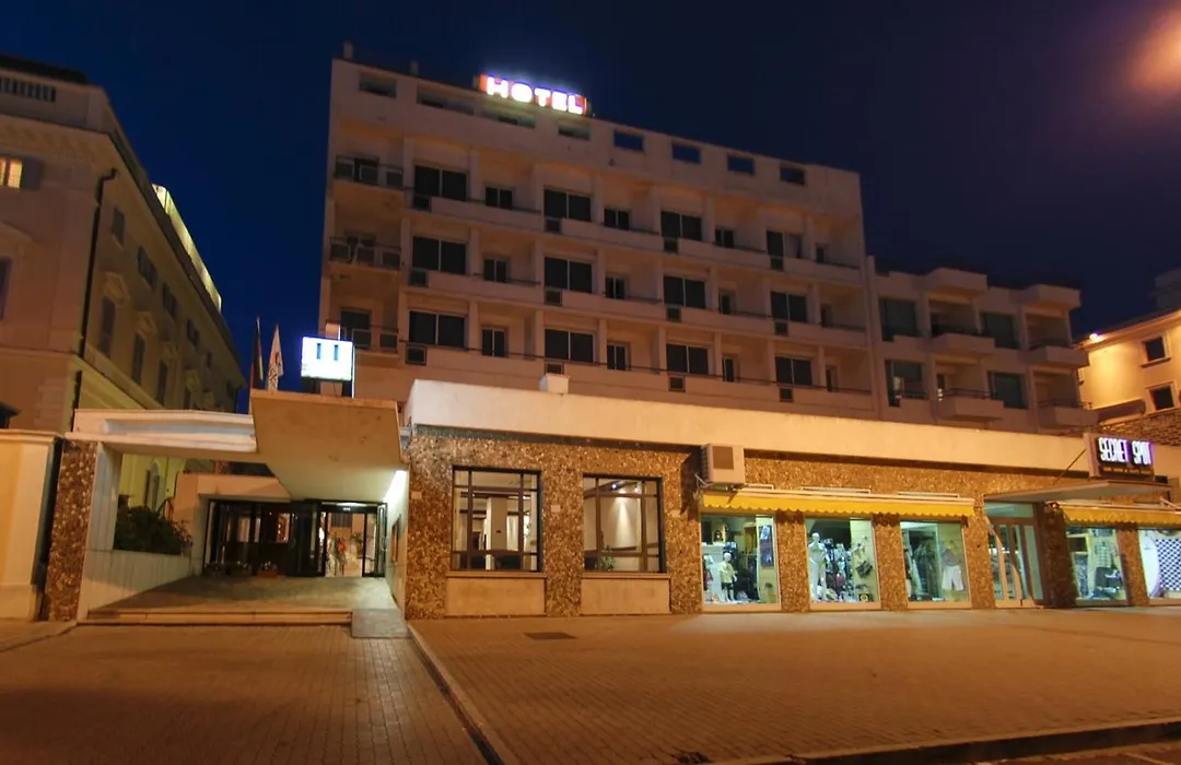 Hotel Mediterraneo-1