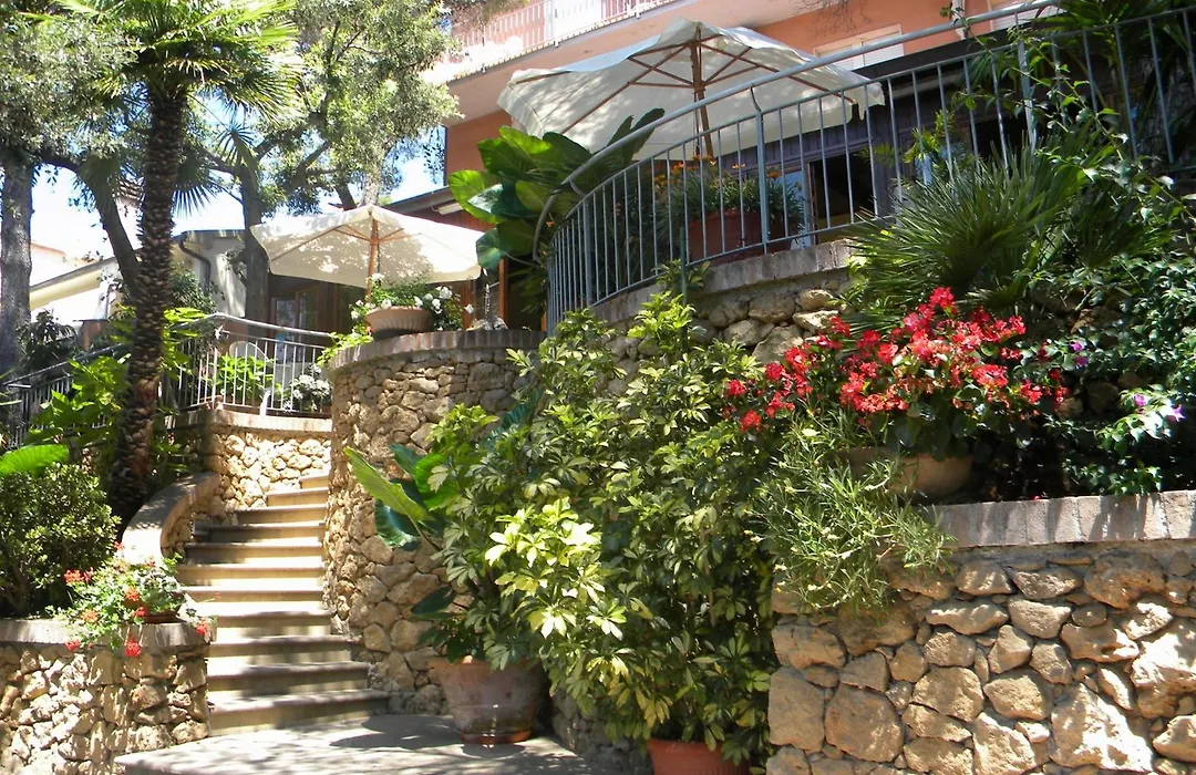 Hotel Rosa Del Tirreno-1