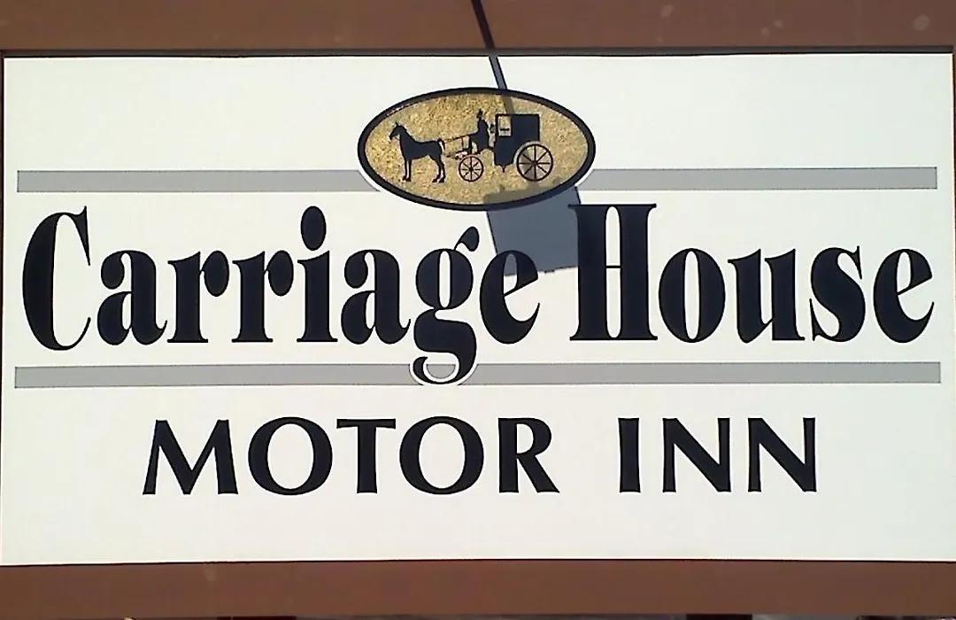 Carriage House Motor Inn-1
