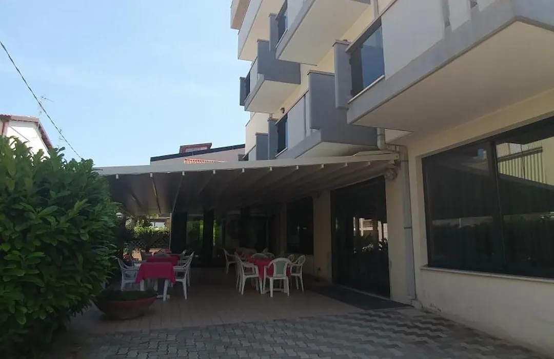 La Perla B&B Hotel-1