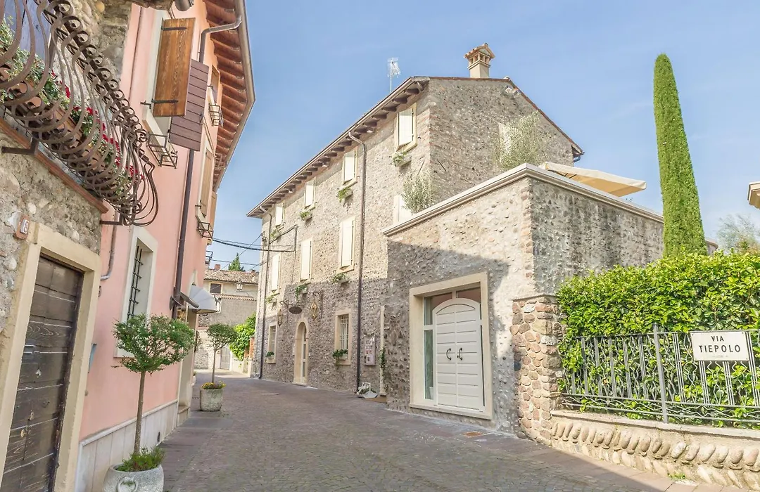 Maison Resola - Rooms & Breakfast-1