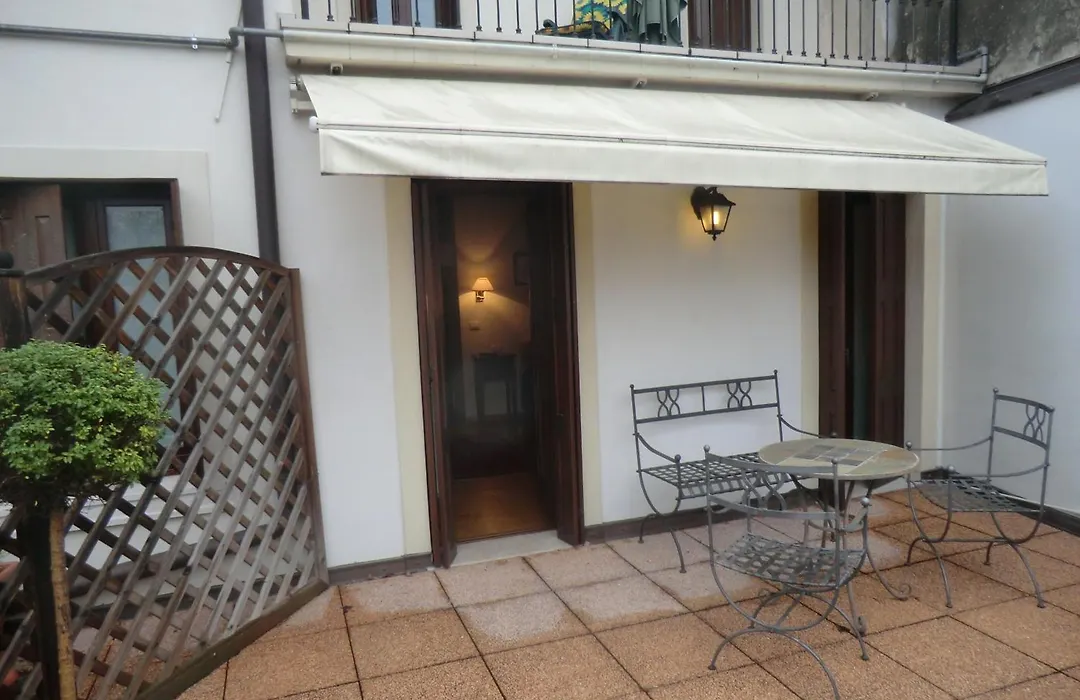 Valentino b&b-1