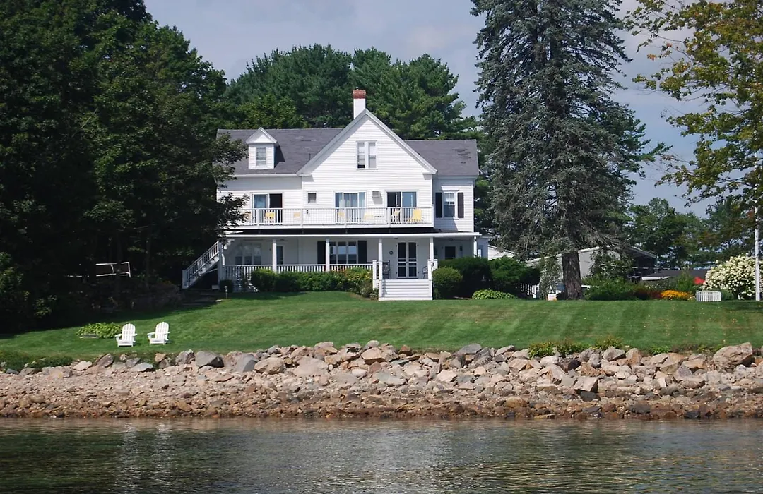 Dockside Guest Quarters-1