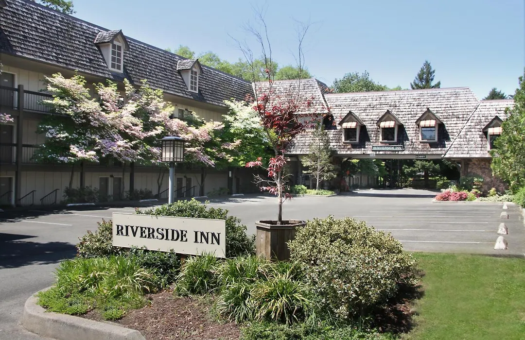 Riverside Inn-1