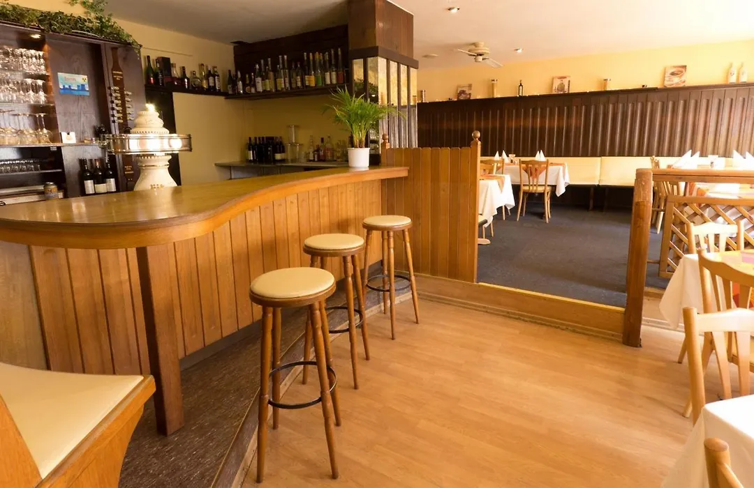 Hotel Weinhaus Weis-1