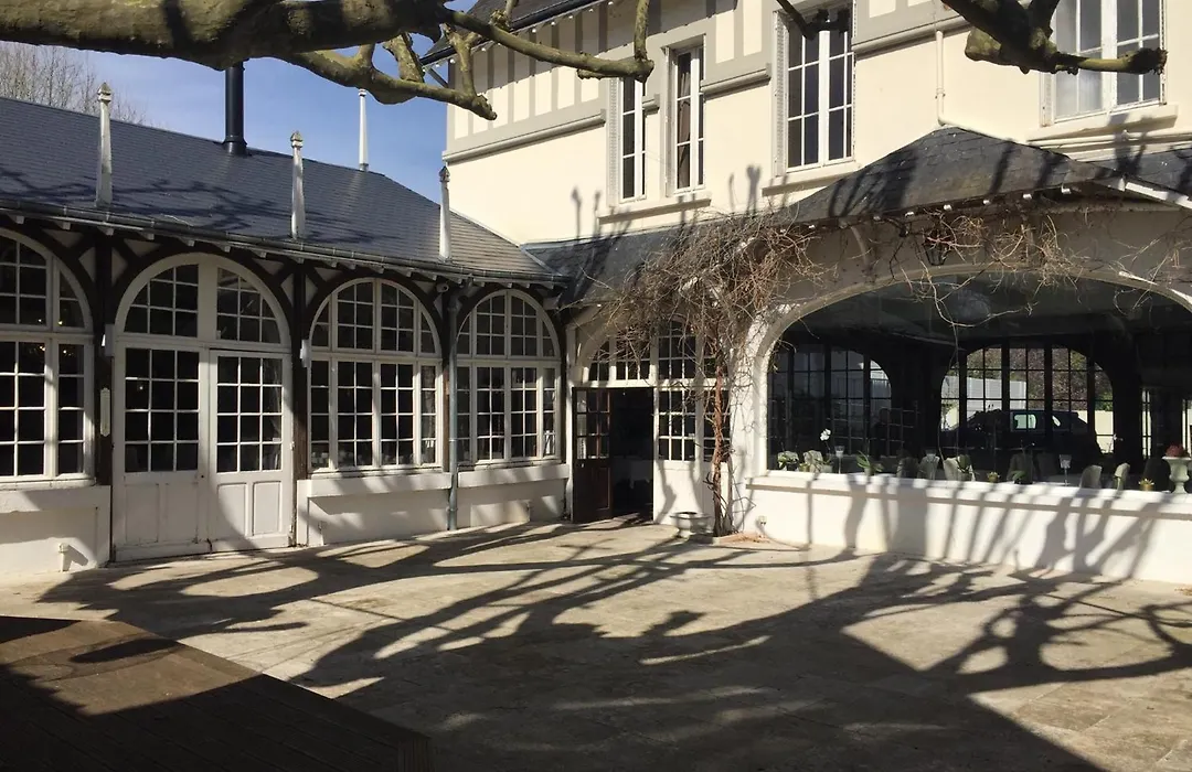 Hotel Restaurant Pavillon Bleu-1