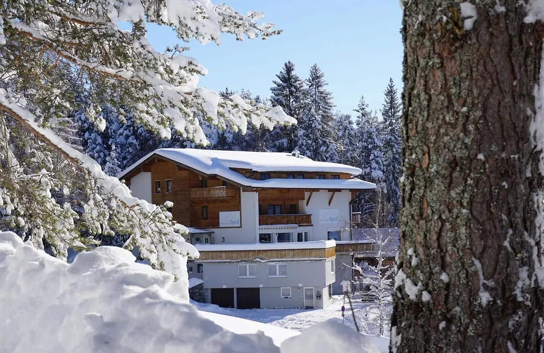 Hotel Pension Tyrol-1