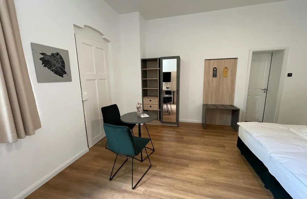 Hopfenhotel am Adenauerufer-1