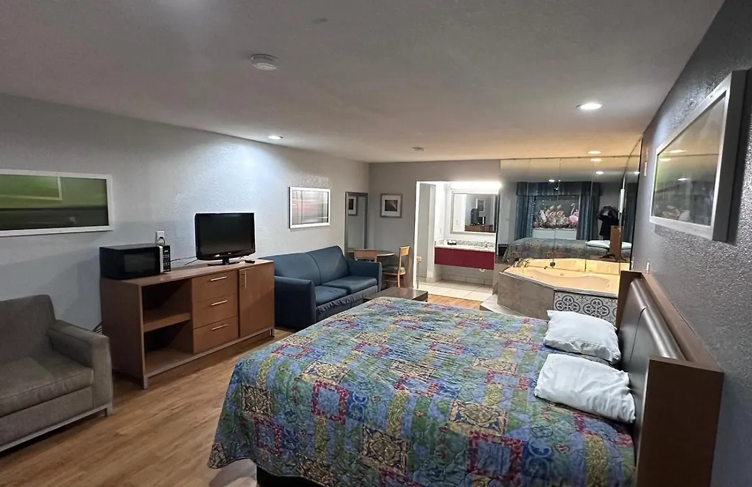 Mustang Inn And Suites-1