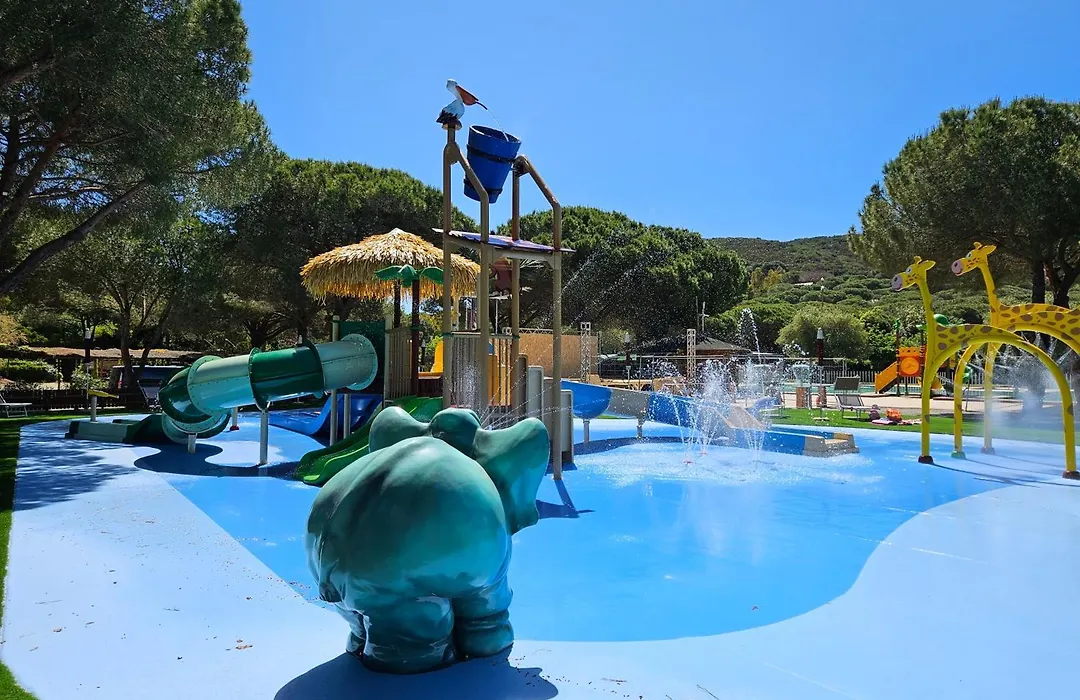 Camping Lacona Pineta-1