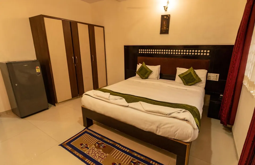4 Seasons Suites-1