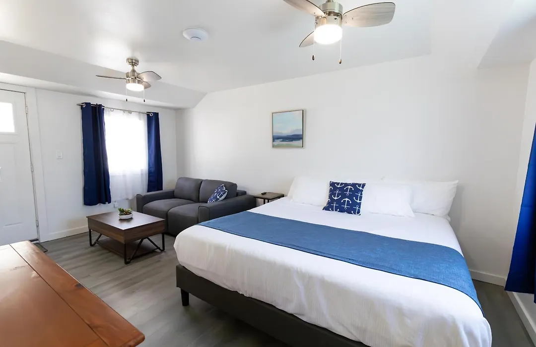 Anchor Bay Inn And Suites-1