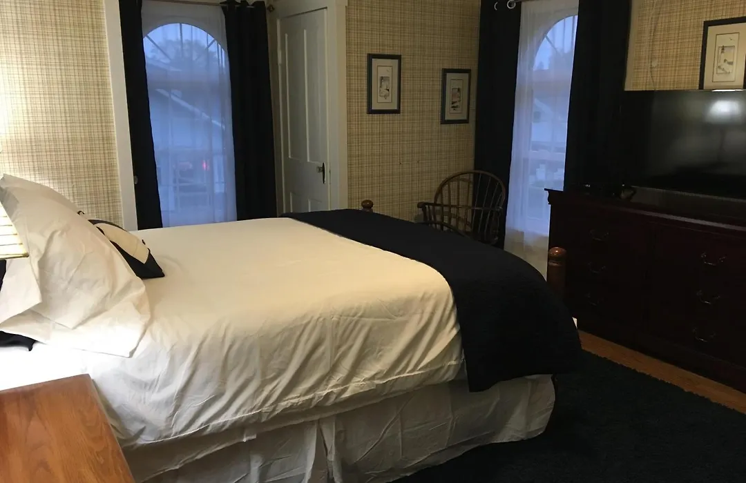 The Doctors Inn-1
