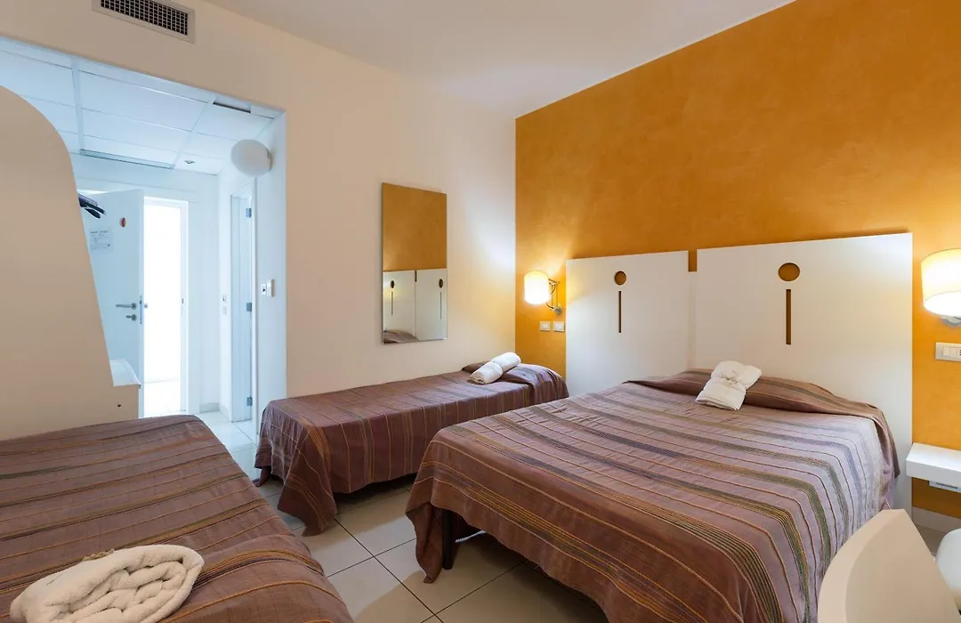 Silver Hotel-1