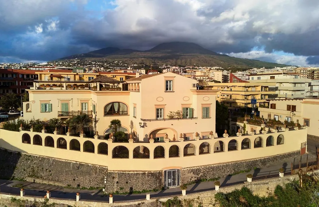Casa Raiola Ercolano Luxury Rooms&Spa-1