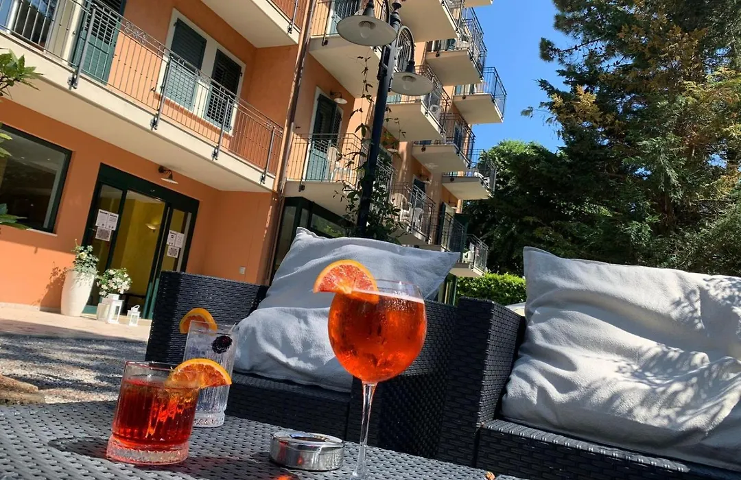 Hotel B&B Des Bains Milano Marittima-1