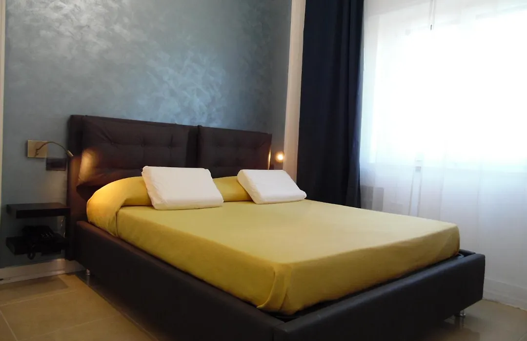 Siris Hotel-1