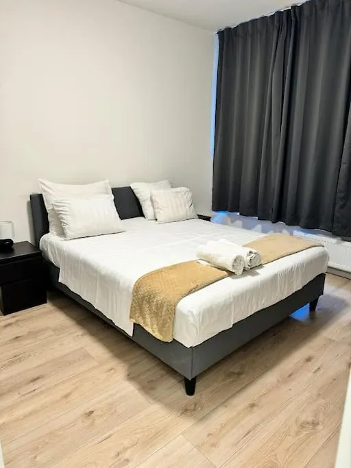 Cosy Apartment In The Hague!-1