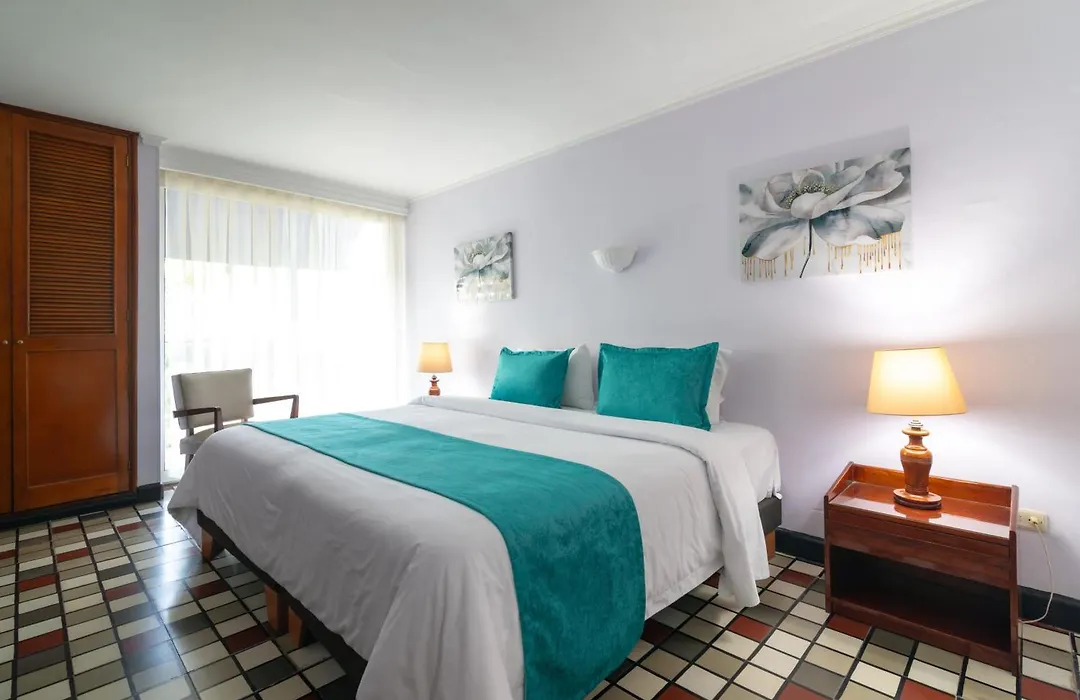 Hotel Bahia Cartagena-1