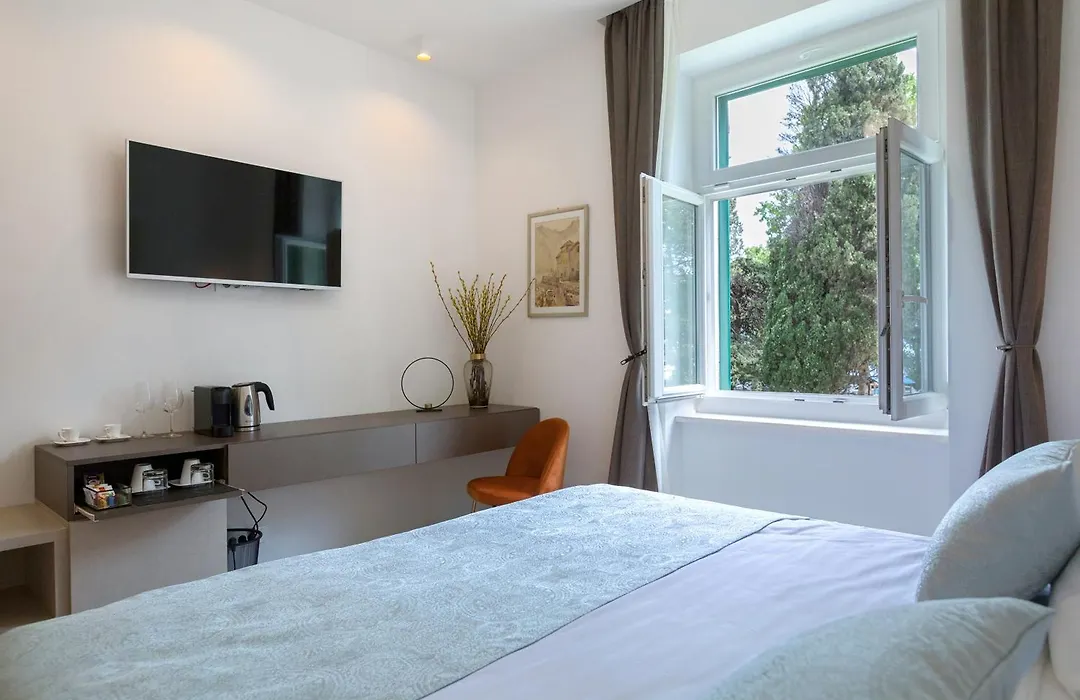 Green Park Luxury Rooms-1