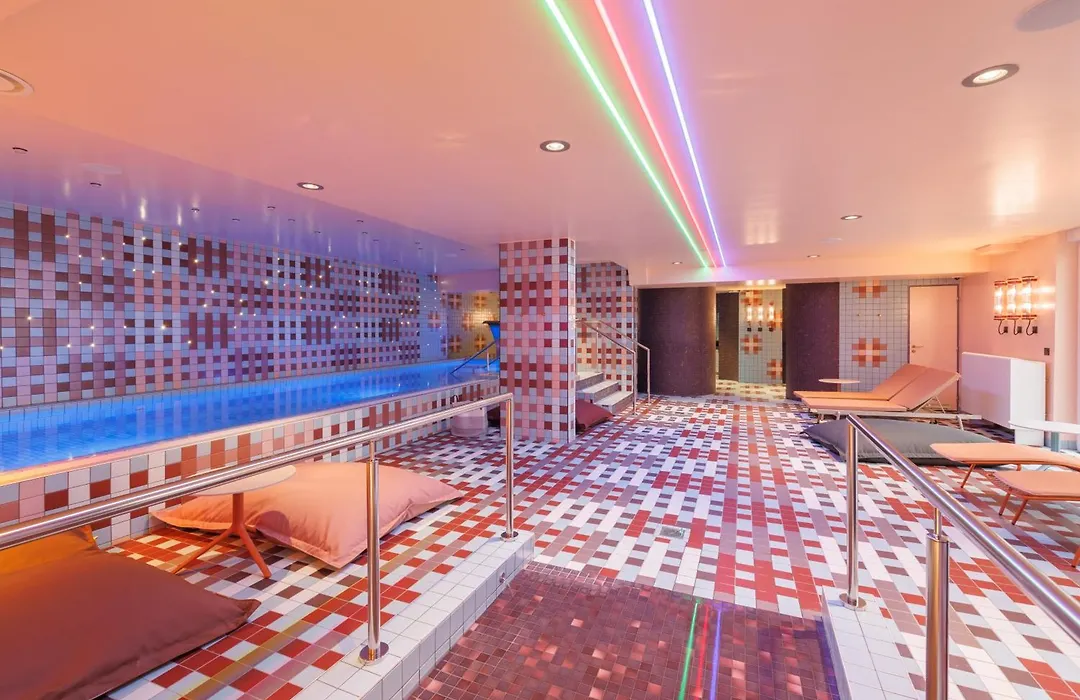 Aiden By Best Western Clermont-Ferrand - Le Magnetic Hotel & Spa-1